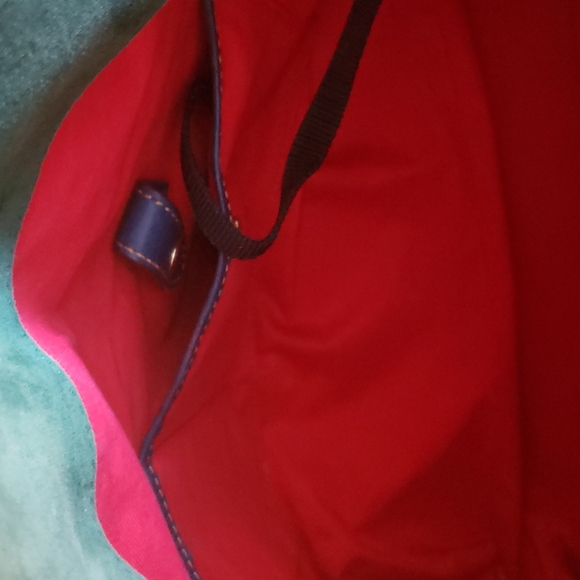 Dooney and Bourke Handbag! - Picture 3 of 8